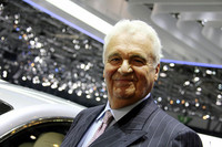 新生デ・トマソ・オートモビルのロシニョーロ会長。