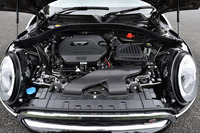 2リッター直4ディーゼルターボエンジンは40.8kgmの最大トルクを1750rpmで発生する。