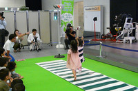 信号機も設置、横断歩道の渡り方なども細かく教えられる。