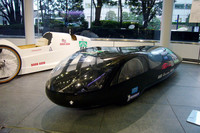 エコランの参加車両。過去30年間の大会を通じて燃費の記録が10倍近くに伸びるなど、現実的な成果も得られている。