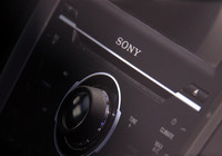 新型「フォード・フュージョン」のディスプレイの下に記された“SONY”の文字。