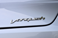 「ヴァンキッシュ ヴォランテ」は2013年8月のペブルビーチ・コンクール・デレガンス2013でお披露目された。従来の「DBSヴォランテ」の後継車に当たる。