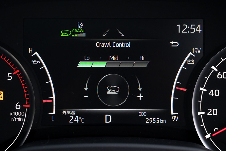 クロールコントロールの車速は5段階で調整可能。普段は走行モードの切り替えに用いる、ダイヤル式のコントローラーで操作する。