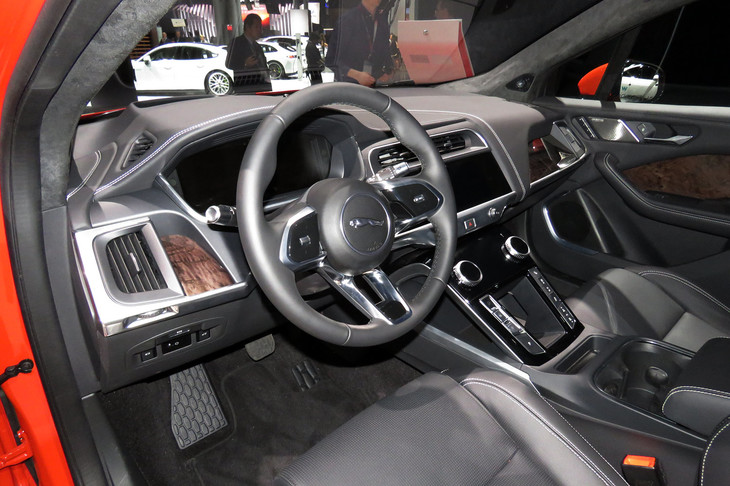 ジャガーIペース EV400