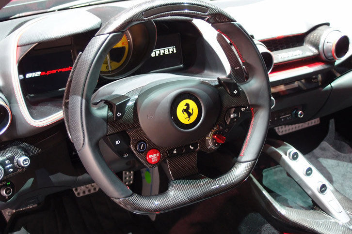 フェラーリ812スーパーファスト