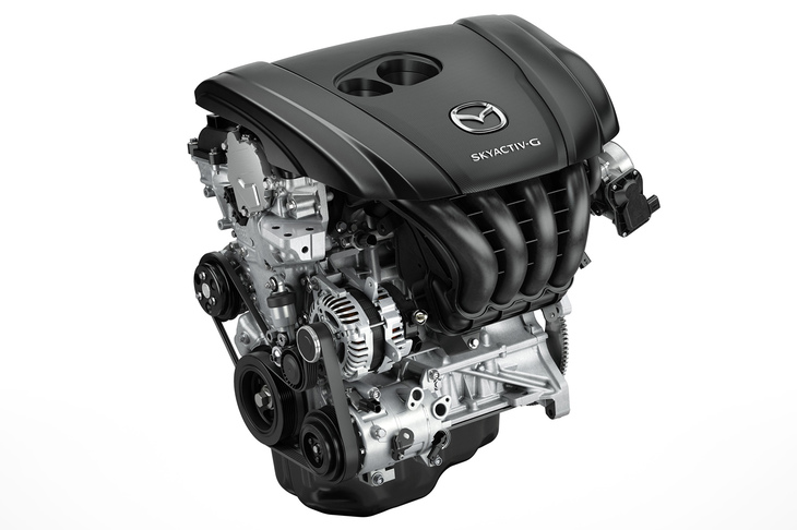 同じCセグメントに属する「マツダ3」の2リッター自然吸気ガソリンエンジン「SKYACTIV-G 2.0」。アウディの「30 TFSI」を同エンジンと比べると、最高出力はいささか劣るが、最大トルクはほぼ同等。しかも、それをより低い回転域から発生する。