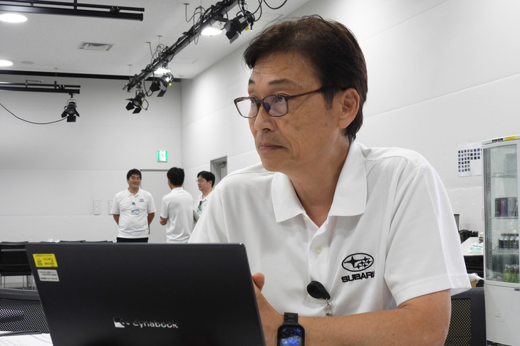 スバル 商品革新本部 スポーツ車両企画室 担当部長の本井雅人氏。スバルにおいて車両・技術の研究実験を主導する人物であり、Team SDA Engineeringのチーム代表を務める。