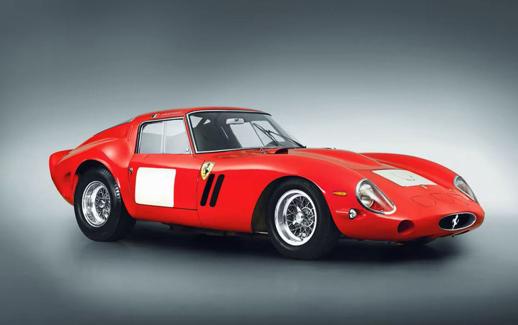 1960年代に生まれた名車「フェラーリ250GTO」は、排気量3リッターのV12エンジンを搭載。その最高出力は300PSだった。その程度のスペックを前提に、最高のドライビングファンが味わえる高級・高性能モデルをつくるというのも、選ぶべき道のひとつではないだろうか。
	 