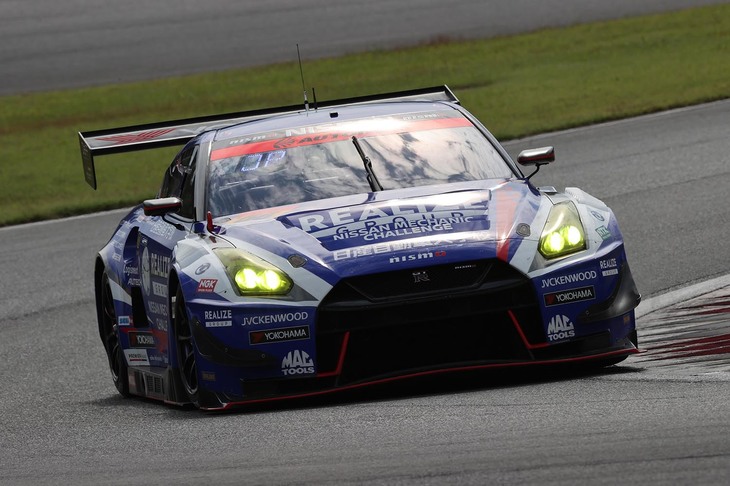 GT300クラスを制した、藤波清斗／ジョアオ・パオロ・デ・オリベイラ組のNo.56 リアライズ 日産自動車大学校 GT-R。