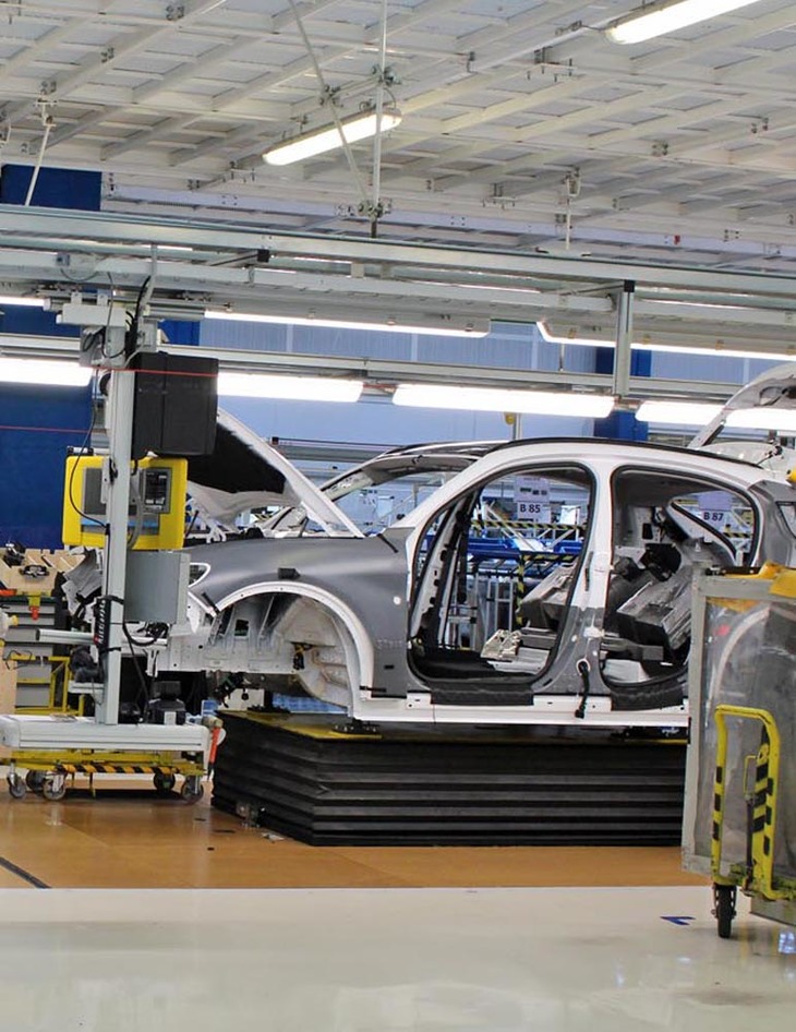 ラインに並ぶ「ステルヴィオ」。カッシーノ工場は「プレミアム製品のためのプレミアムプラント」をうたう。