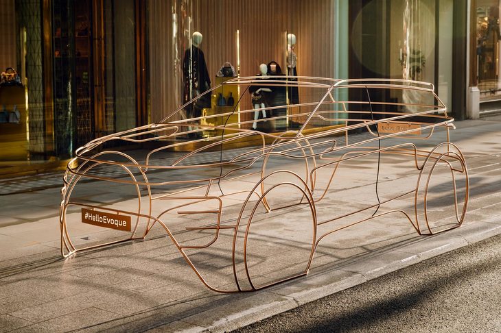 新型「レンジローバー イヴォーク」をモチーフにしたインスタレーションアート、