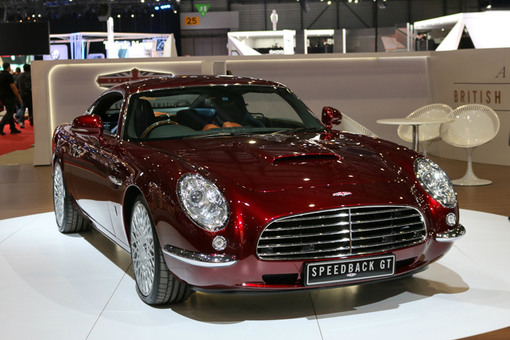 2014年に発足した英国のデイヴィッド・ブラウン・オートモーティブ社も初出展を果たした。クルマは往年の「アストンマーティンDB5」をほうふつとさせるもので、社名もアストン中興の祖（デイヴィッド・ブラウン氏）を思い起こさせるが、デイヴィッド・ブラウン・オートモーティブ社の社長とは同姓同名の別人だ。