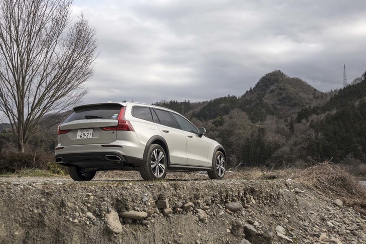 ボルボV60クロスカントリーT5 AWDプロ