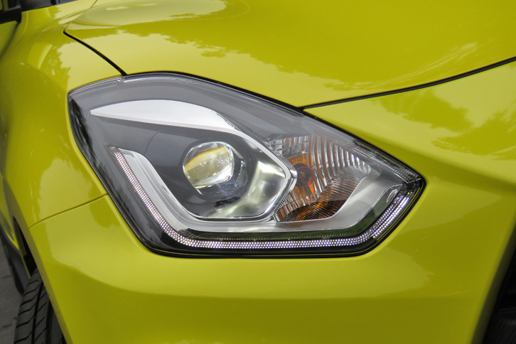 スズキ・スイフトスポーツ（ヘッドランプ）