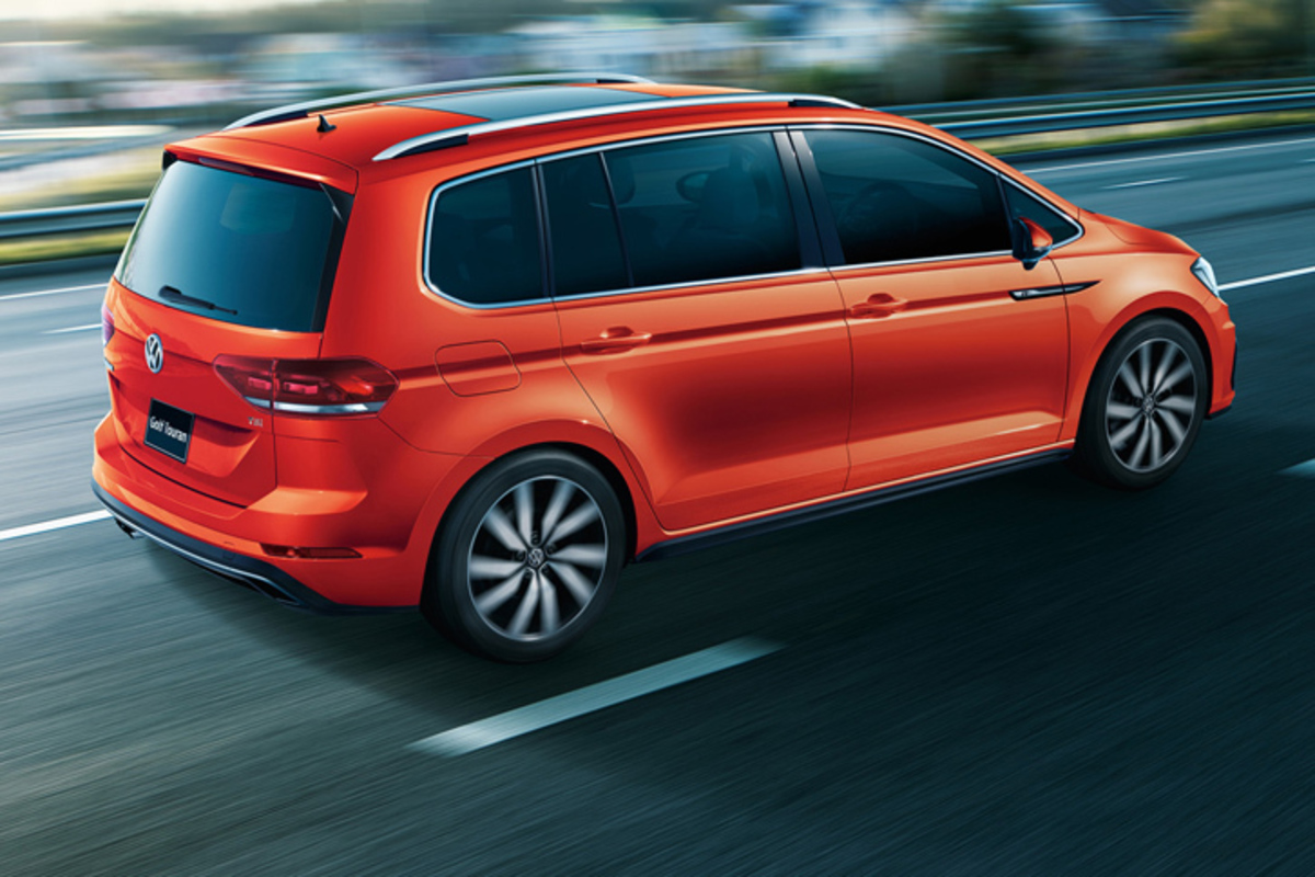 フォルクスワーゲン・ゴルフトゥーラン」にスポーティーな「Rライン