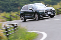可変ダンパーを備えた「SQ5」は、コンフォートモードではコーナーでしなやかにロールする。ダイナミックにすると当然ロールは抑えられ、いささか写真映えしない。