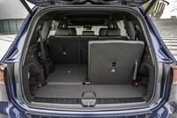 荷室の容量は、写真の7人乗り仕様で465～1620リッター。5人乗り仕様車は495～1710リッターと積載量が多くなる。