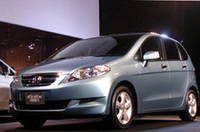 ホンダ、6人乗り新型ミニバン「エディックス」発売