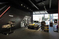 世界初となるメルセデスAMGの専売拠点が東京・世田谷に誕生