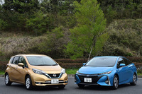 今回試乗した、「ノートe-POWER メダリスト」（写真左）と「プリウスPHV S“ナビパッケージ”」（同右）。乗車定員は、ノートe-POWERの5人に対して、プリウスPHVが4人。