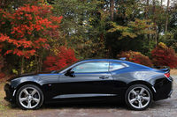 ボディーサイズは全長×全幅×全高＝4780×1900×1340mmと、従来モデルよりひとまわりコンパクトとなった。