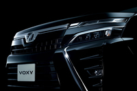 メッキでドレスアップされたフロントまわり。