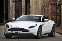 この連載で出てくるのももう何度目だよ？　という感じの「DB11」。渕野氏と清水氏があまりに褒めるものだから、webCGほったはちょっと食傷気味（笑）。