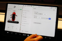 人間というのはぜいたくなものだ。あれだけ「テスラ・モデルS」で驚いた大型ディスプレイも、ボルボなどが追随したあとでは新鮮味が薄れる。