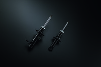 足まわりには前後ともZF製のショックアブソーバーを装備。STI製のフレキシブルパーツの効果とも相まって、ドライバーの操作に忠実に応答する操作性を実現したとされる。