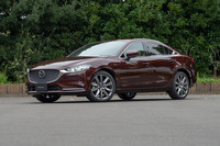 「マツダ6 20thアニバーサリーエディション」。初代「アテンザ」から数えてデビュー20周年を記念した特別仕様車だ。