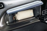 トヨタがハイブリッドカーの新型「アクア」を発売　従来モデルから燃費を約20％改善の画像