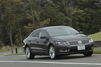 新エンジンを得た「CC」の走り。ドライバーの集中力低下を察知すると音や表示で警告するドライバー疲労検知システムも標準装備される。