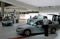 
	こちらは三菱自動車のブース。助手席スライドシートを装備した、先頃発売されたばかりの「コルトプラス」など、福祉車両「ハーティーラン」シリーズ4台を“ひっそりと”展示した。
	 