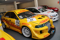 こちらの「三菱ランサーRSエボリューション」は、ハンスさんが各地のレースに参戦するためのマシン。