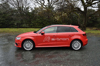 動力性能は、0-100km/h加速が7.6秒で、最高速が222km/hとなかなかの俊足。