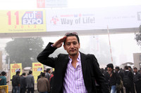 「AUTO EXPO（オートエキスポ）2012」、通称デリーショーの会場入り口にて。