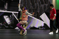 ホンダU3-X：ピーナッツ型の不思議な乗り物の画像