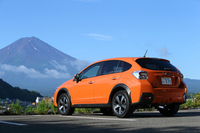 ボディーカラーは写真の「タンジェリンオレンジ・パール」や専用色の「プラズマグリーン・パール」を含む全9色の設定。