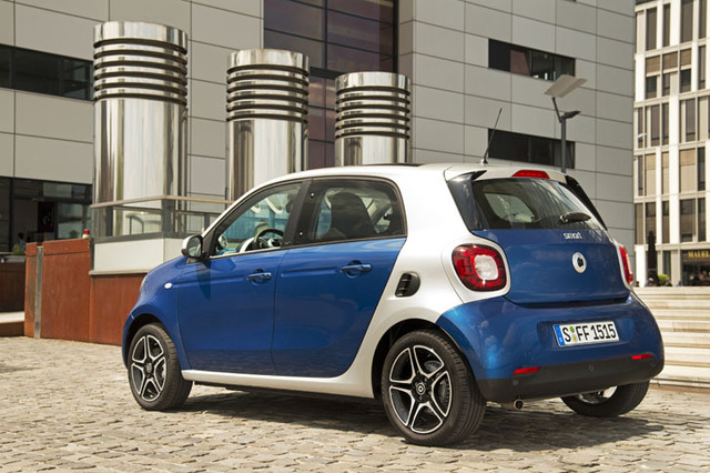 スマート フォーツー Rr 6at フォーフォー Rr 6at 海外試乗記 よりクルマらしく Webcg スマート フォーツー Rr 6at フォーフォー Rr 6at 海外試乗記 よりクルマらしく Webcg