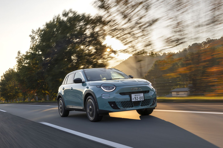 BEVとしては軽い部類の車重を生かした軽快なドライブができる。