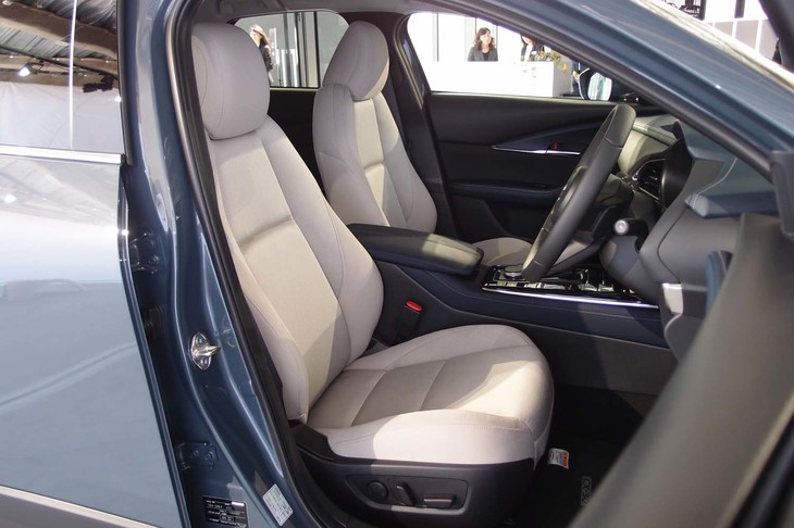 CX-30 20Sプロアクティブ（フロントシート）