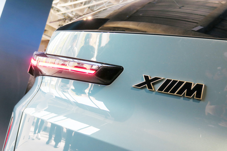 BMW XM（XMエンブレム）