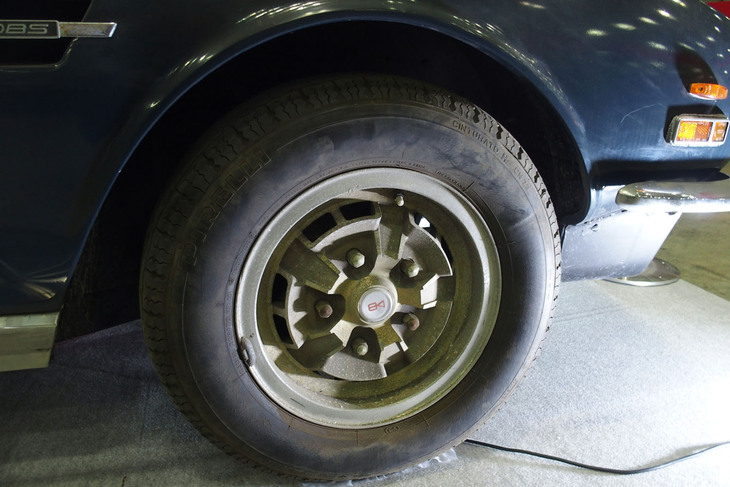 アストンマーティンDBS V8（1972年）