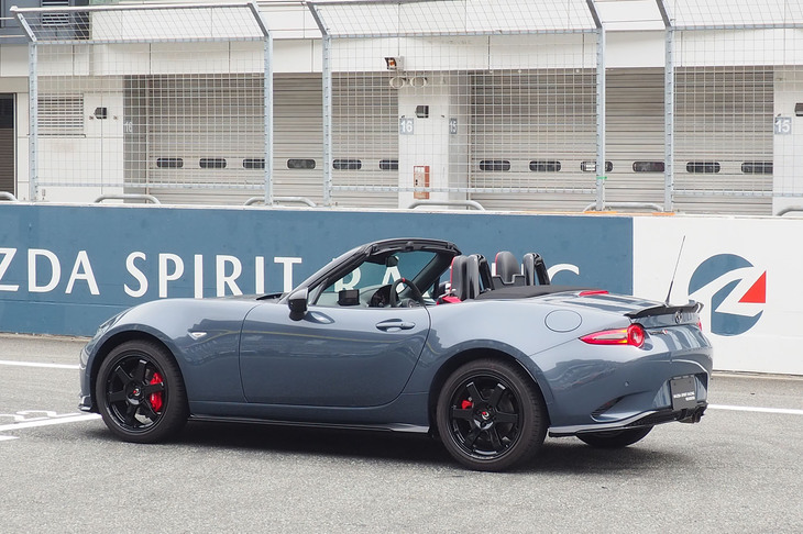 マツダ スピリット レーシング・ロードスター（サイドビュー）
