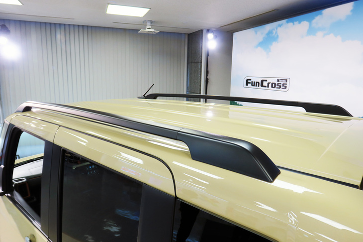 ダイハツ・タント ファンクロス（ルーフレール）