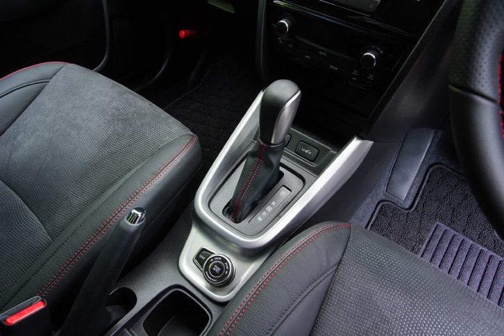 スズキ・エスクード1.4ターボ（シフトセレクター）