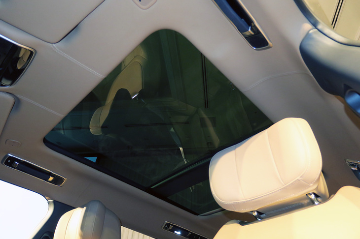 ランドローバー・レンジローバー オートバイオグラフィーD300（サンルーフ）