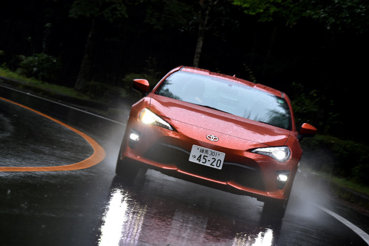 ザックス製のショックアブソーバーを装着した「GT“リミテッド”」。同オプションは、全グレードで選択可能となっている。