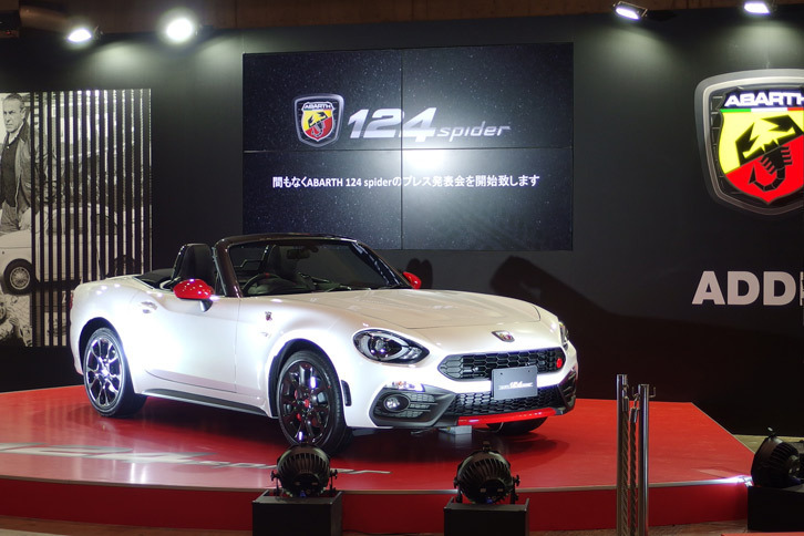 「オートモビル カウンシル2016」で国内デビューを果たした「アバルト124スパイダー」。