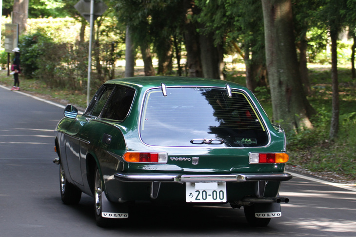1972年「ボルボ1800ES」。ボルボ初のスポーツクーペだった「1800E」から派生したスポーツワゴンの嚆矢（こうし）。